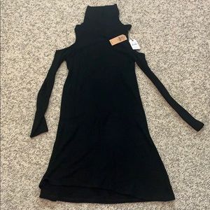 Black American Eagle open shoulder dress